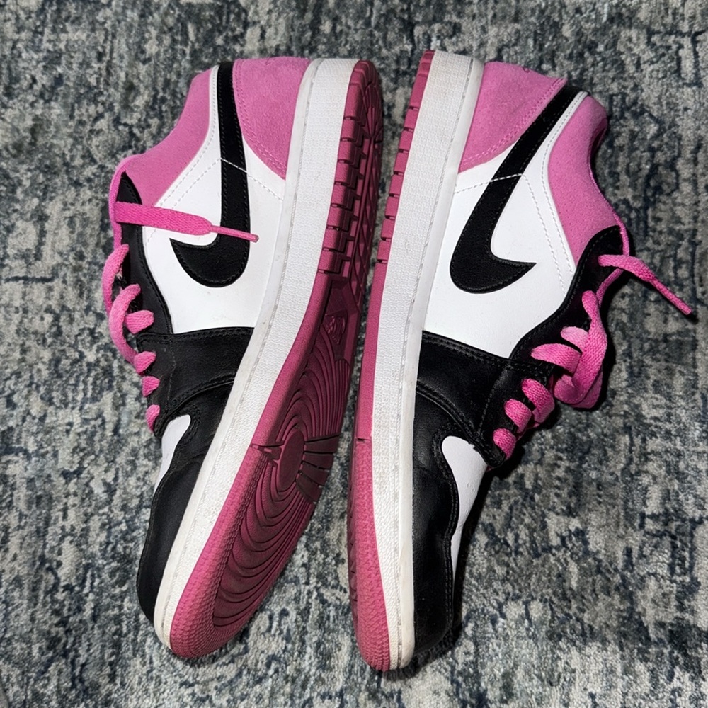 Jordan 1 lows - Picture 3 of 7